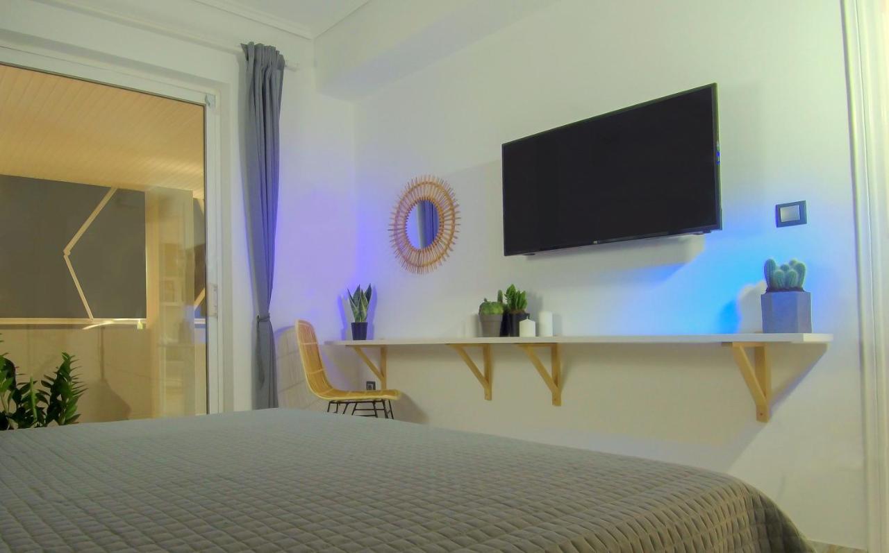 Augoustinos - Sea Side Luxury Apartments Артемида Екстериор снимка