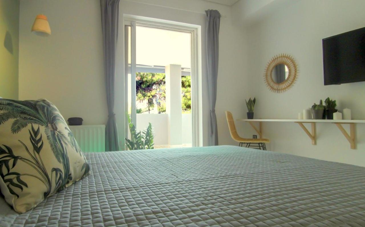 Augoustinos - Sea Side Luxury Apartments Артемида Екстериор снимка
