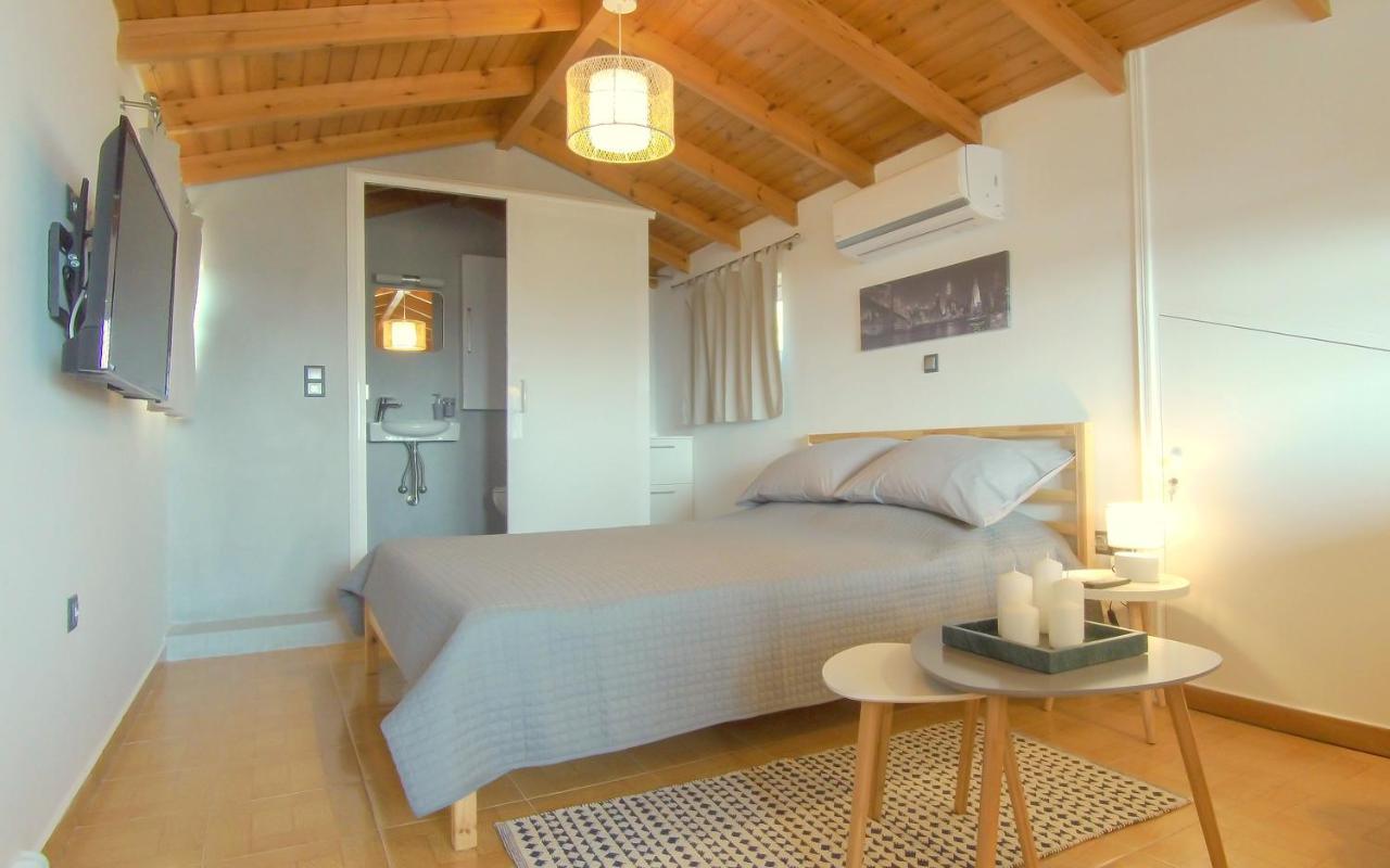Augoustinos - Sea Side Luxury Apartments Артемида Екстериор снимка