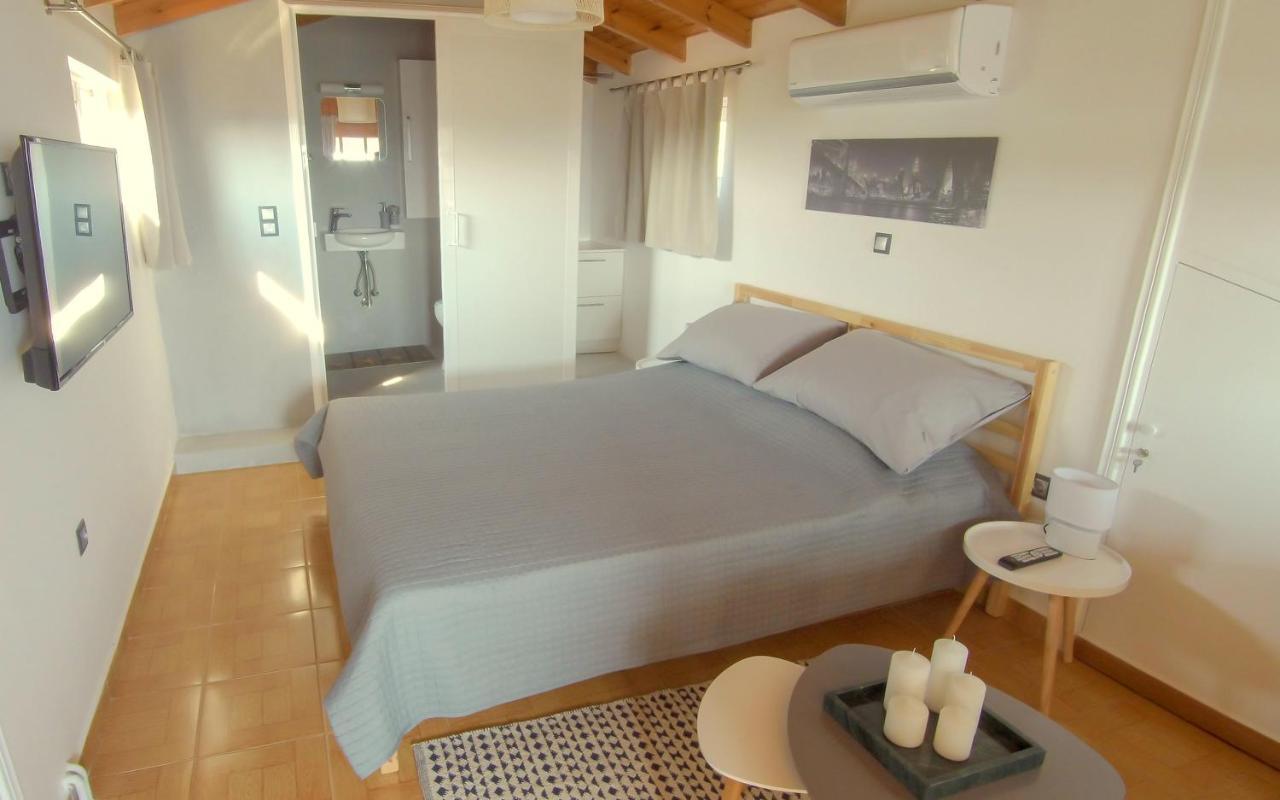 Augoustinos - Sea Side Luxury Apartments Артемида Екстериор снимка