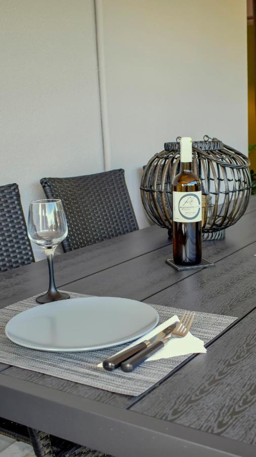 Augoustinos - Sea Side Luxury Apartments Артемида Екстериор снимка